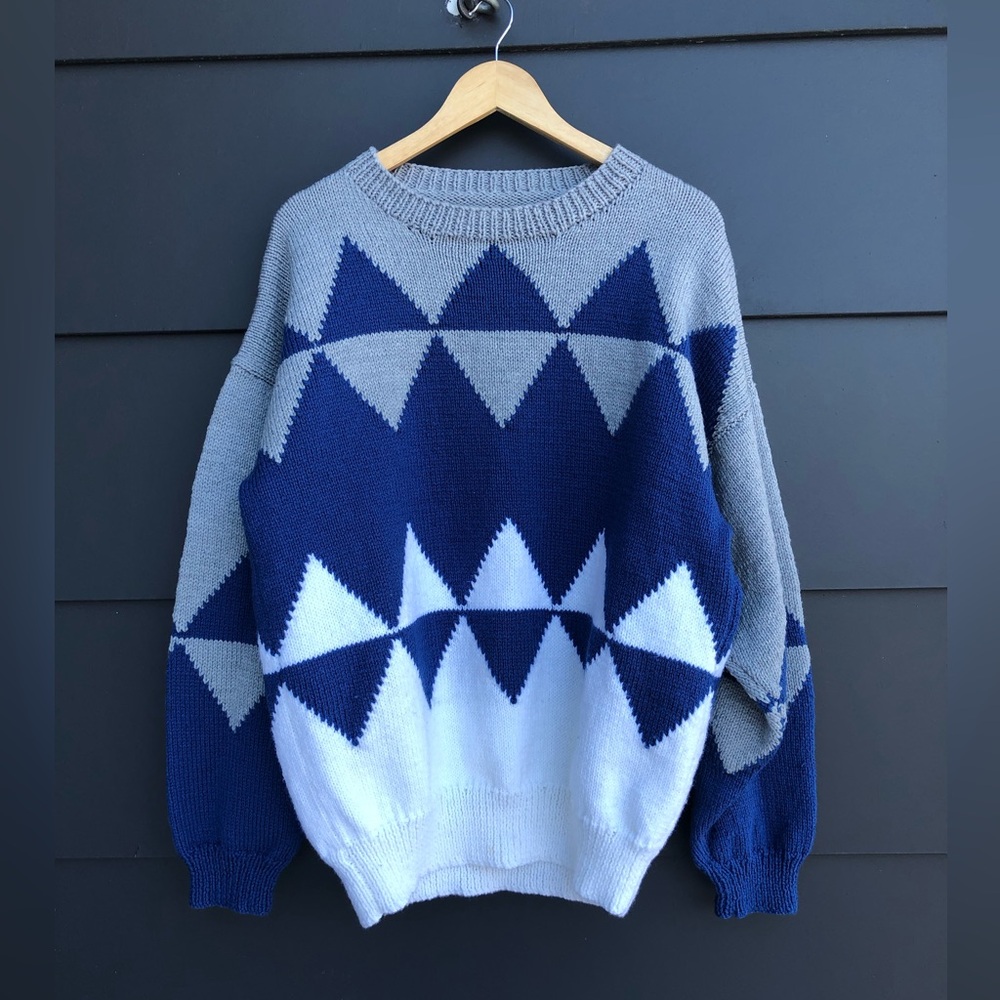 Geometric Hand Knitted blue/grey/white Sweater - Oversized - Unique design - XL - Picture 2 of 4